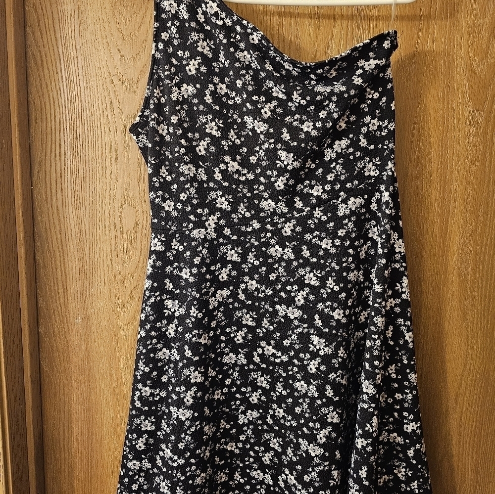 SO sleeveless flower print dress